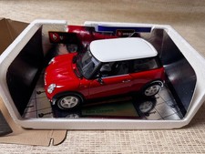    voiture 1 /18 Burago Gold