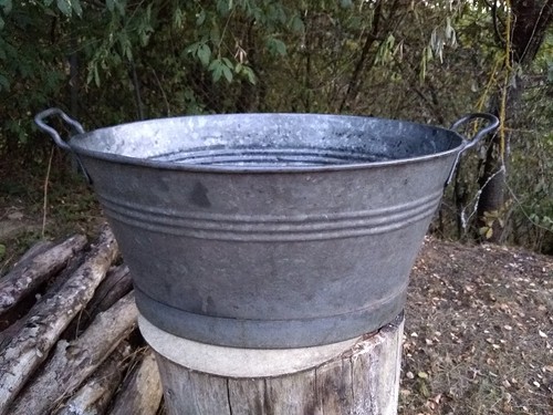 Ancienne lessiveuse ovale - ancienne,