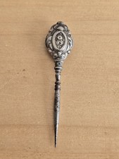 ancien poincon de couturiere