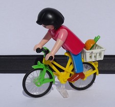 PLAYMOBIL VELO ANCIEN + PORTE BAGAGE CUSTOM  + PERSONNAGE FEMME + FRUITS