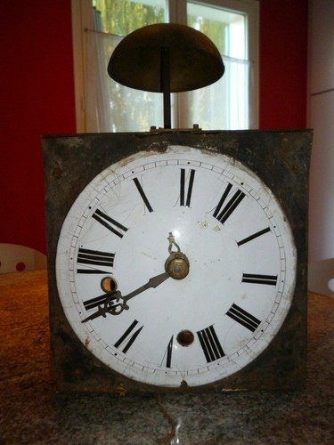 Tres ancienne horloge - tres,