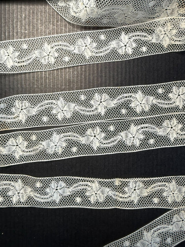 Dentelle ancienne entre - ancienne, entre-deux