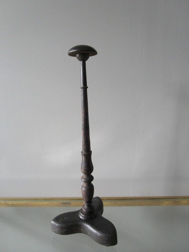 Porte chapeau perruque - /,