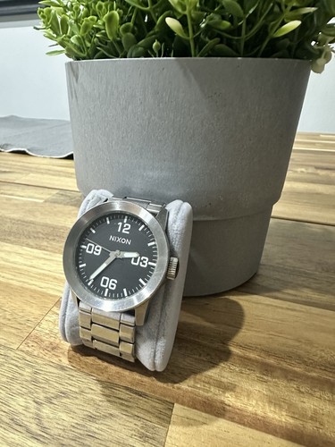 Nixon watch read - nixon,