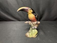 Objet de collection, oiseau toucan en porcelaine Capidomonte début XXème