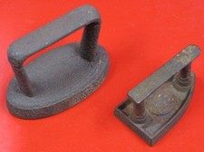 2 ANCIENS PETITS FERS A