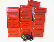 HORNBY HACHETTE  O Série M :  19 WAGONS ou VOITURES  et  2 LOCOS