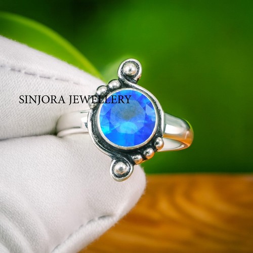 Bague cadeau fait - , main