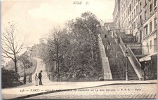 75018 PARIS - square st pierre escalier rue muller