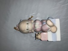 PRECIOUS MOMENTS MUSICAL GIRL ON PRESENT OMU-GRL 340308G W/BOX 