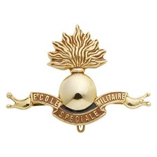 INSIGNE DE BERET ECOLE SPECIALE MILITAIRE ARMEE ESM SAINT CYR COETQUIDAN