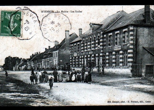 Myennes villas mairie - (58),