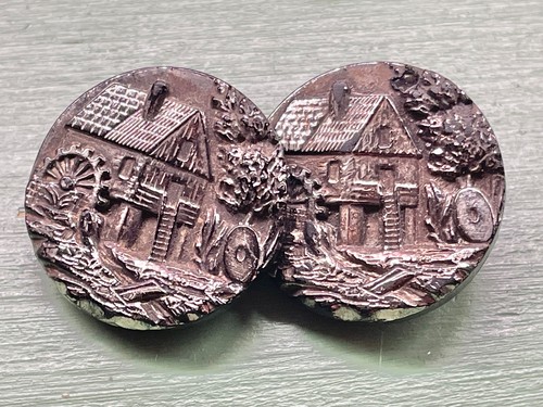 Bouton ancien verre pressé