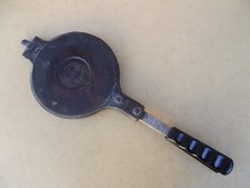 Ancien petit gaufrier Biscuit crêpe fonte jotul norway Norvège vintage 1950 60