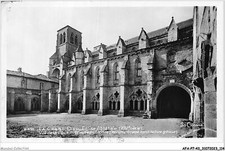AFAP7-43-0716 - LA CHAISE-DIEU - église abbatiale - vue de la cour intéri