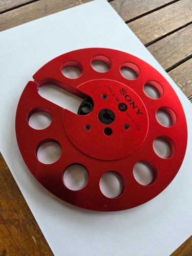 Une bobine aluminium vide - bobine,