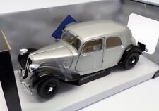 Solido 1/18 Scale S1800904 - Citroen Traction 11CV - Silver/Black