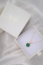 Collier femme pendentif forme