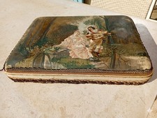 Ancienne boite à gants soie