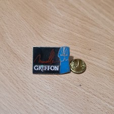 (A4) Pin's mode vêtements /