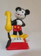 Bully Mickey au telephone