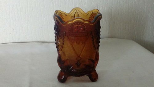Vase violette tripode - a, en