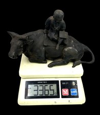 Okimono En Fer Vintage Japonais De Vache Avec Un Garçon Étudiant Signé Kohichi