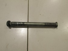 Axe roue arrière (Suzuki -