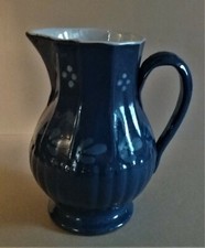 Pichet en faïence du sud
