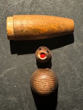 Ancien Jouet : Petit serpent ou poisson qui s'étire hors de son étui en bois