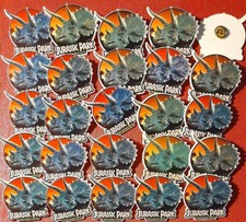 Lot de 25 pin's Jurassic Park Triceratops