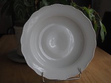 Grand plat rond & creux blanc & argent dlg limoges . Diam 30 cm. Haut 6 cm. TTBE