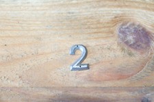 Ancienne - petit Chiffre 2  en