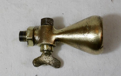 Ancien robinet entonoire - robinet,