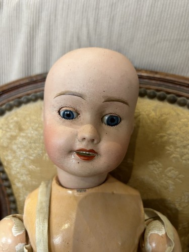 Jolie poupée ancienne - jolie,
