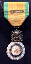 N° 49/50 Médaille Militaire Valeur et Discipline  Argent Cornes d'Abondance
