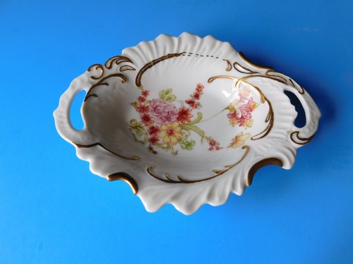 White with multiple flowers - with,
