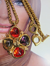 VINTAGE - Collier Chaine + Pendentif  " Yves Saint Laurent " - YSL