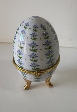 Oeuf en Porcelaine sur Pieds Décors Fleurs Collection