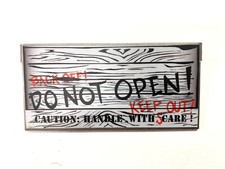 *** Porte métal avec sticker