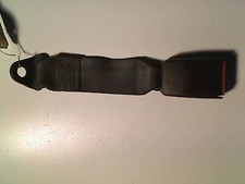 Attache ceinture arriere droit
