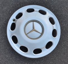 1 enjoliveur Mercedes