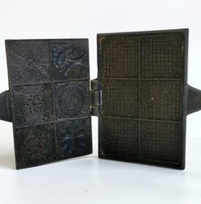 Ancien Moule à Oubliés Gaufrier Hosties Fonte Noire 6 Décors N°17