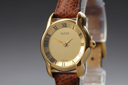 Presque comme neuve montre - [presque, neuve]