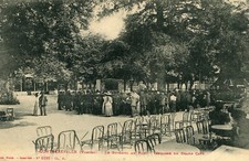 Carte CONTREXEVILLE Le Guignol au Parc Terrasse du Grand Café Les chaises
