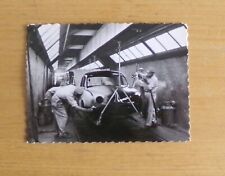 1958  CABINE PEINTURE  DAUPHINE USINE RENAULT  FLINS  LEFAUCHEUX REGIE NATIONALE