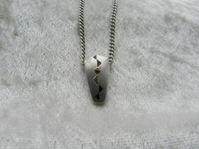 Collier chaîne et pendentif