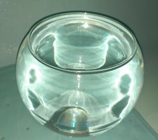 Bocal Boule aquarium petits poissons quasi neuve en verre diamètre 16