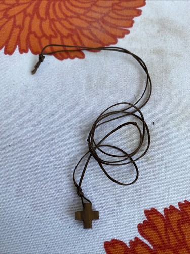 Ancien collier croix - en, bois