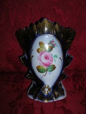 vase en porcelaine et bleu de